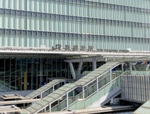 「何度かチャレンジして初めて購入できた」　大人気“鎌倉銘菓”に絶賛の声　「味が忘れられない」「味も食感も全てがパーフェクト」「リスくんの缶が可愛すぎて一目惚れ」