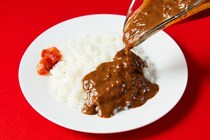 「尖ってない味わい」　“常備したいレトルトカレー”って？　有事の備蓄にも活用できる一品に　「簡単に入手出来るし安定の美味しさ」「うどんにも合う気がする」の声