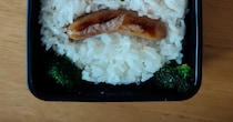 高校生息子とケンカした翌日→ママが作ったお弁当は……「友達もびっくり！」　“まさかの中身”に「迫力満点です」「そこに愛がちゃんとある！w」