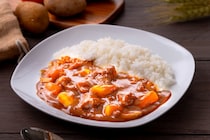 最高にうまいと思う「カレールー」ランキング！　2位は「バーモントカレー（ハウス食品）」、1位は？