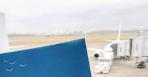 家族旅行で長崎へ→当日、空港で夫から渡されたのは……　まさかのアイテムに「旦那さんが可愛すぎる!!!」「力作ですね！」