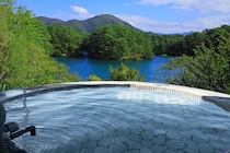 【70代に聞いた】「雰囲気が最高な甲信越の温泉地」ランキング！　2位は「白骨温泉（しらほね）」、1位は？