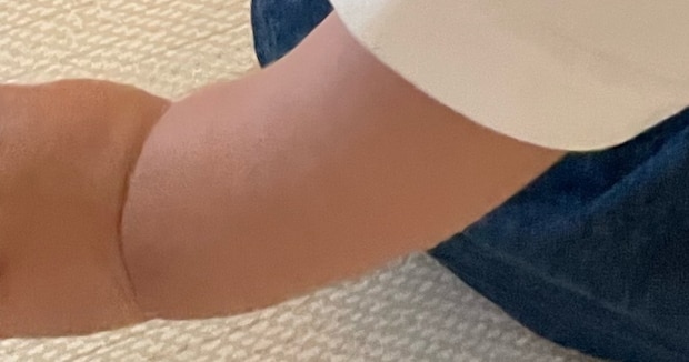 ダイソーの“洗濯ネット”→ママが赤ちゃんのためにチクチク縫うと……「え!!　すご!!」　驚きのアイテムに「これは有益情報すぎる」
