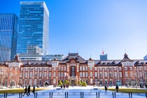 東京駅で人気の“1880円駅弁”→開けたら……「一口食べた瞬間から美味しくて震える」　ぜいたくな中身に「口の中でとろけてなくなる」