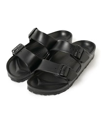 「素足で履いてもよし、ソックスを合わせてもよし。毎日ヘビロテしてます」BIRKENSTOCK（ビルケンシュトック）の“洗えるサンダル”が大人気 「梅雨もゲリラ豪雨も怖くない」「とにかく軽い」