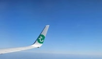 飛行機に搭乗中→ふと窓の外を見たら……　衝撃の光景に「これびっくりしますよねー！」「こうなってたんですね」