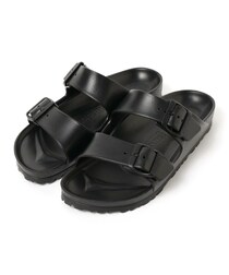 「素足で履いてもよし、ソックスを合わせてもよし。毎日ヘビロテしてます」BIRKENSTOCK（ビルケンシュトック）の“洗えるサンダル”が大人気 「梅雨もゲリラ豪雨も怖くない」「とにかく軽い」