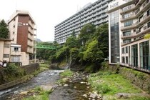 「一泊じゃあ時間が足りません！！」子連れでも“楽しんで休める温泉宿”が人気！　「毎月通いたい」「ラウンジもすごく快適」「子供連れでも安心！」