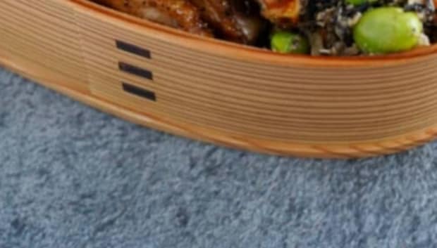 ママが朝10分で仕上げた“息子弁当”→開けてみると…… まさかの中身に「お金取れるレベル」「こんな綺麗な飾り切り!」