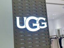 【画像】UGGの“厚底サンダル”