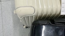 嵐のライブ帰りに「羽田で泣きました」→預けた荷物を見ると……　まさかの光景に「こんなんされたら泣くよね」「捨てられない」
