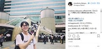 「こんなに堂々としていてもバレないの？」　福山雅治、朝の品川駅でもバレないステルス性が話題に