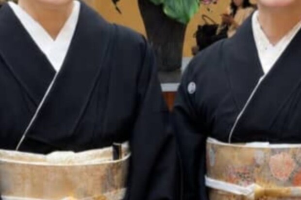 母が作った2着の“黒留袖”→結婚式で娘が着たら……　圧巻の晴れ姿に「モデルさんかと」「こんな大人になりたい」