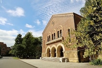 「お互いを伸ばし合い、充実」　“学生から支持される関東の大学”って？　ランク上位の少人数精鋭大学に「地味だがやっぱりすごいと思わせる安定感」「なんといっても外観が素敵」の声