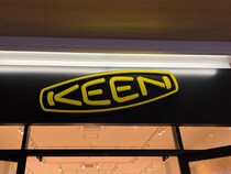 「5足目の購入です」KEENの“夏の定番サンダル”が大人気　「これが無いと生きられない」「黒靴下でスニーカー見え」「軽くて一日中快適」と絶賛
