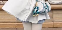 ディズニーの入り口で友人がカメラを構えた瞬間……　奇跡の光景に「おもしろすぎるwwww」「タイミング良すぎる笑笑」