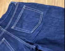 1本のデニムを切って、くり抜いて、縫い付けると……　完成したお出かけアイテムに「使い勝手良さそう」「こんなのが作りたい！」