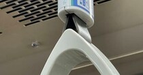 地下鉄のつり革→よく見ると……　見覚えのある“まさかのデザイン”に「めちゃくちゃいいな」「すごく欲しい!!」