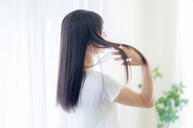 「髪ツヤツヤの友達が使ってた」女性が選ぶ“最高のシャンプー”1位に「サラサラになる」「コスパ最高」「いい匂いだと褒められました」の声