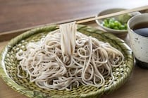 満願寺の滝から流れ出る湧水を使ったそばが味わえるお店などを紹介！　栃木県の「そば」の名店10選！