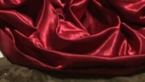 4メートルの布を縫って、ぎゅーっと縮めてその後……「凄すぎます!!」　圧巻の完成品に「美は根性と筋力」
