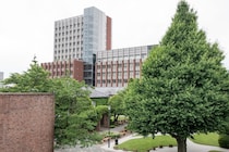 「指3本には入るオシャレさ」　“施設がすごい首都圏の私立大学”といえば？　ランキング上位に「ジムやシャワー、プールが使用可能」「学生たちは常に喜んでいる」の声