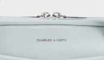 【CHARLES ＆ KEITH】「ほぼ毎日使っちゃってる」ペットボトルも入る高見えバッグが「思った以上にものが入るので感動」