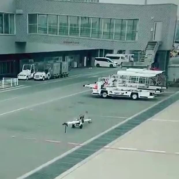 神戸空港に到着→窓の外を見たら……　まさかの光景に「今まで見たことないかも」「日本人らしくて好き」と411万表示