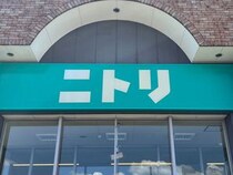 【画像】ニトリの“9990円ミニプロジェクター”