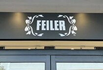 「再入荷を待って購入」フェイラーの“巾着ショルダーバッグ”が大人気！　「きれい目もカジュアルでも使えそう」「ころんとした形が可愛い」