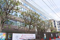 「第2の家族級にアットホーム！」　“女性が選ぶ進学させたい女子大”って？　ランキング上位に「優しくて綺麗で過ごしやすい」「人数が少ない分ひとりひとり丁寧」の声