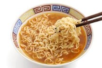 【中四国・九州沖縄在住者に聞いた】トッピングなしでもうまい「袋麺」ランキングTOP22！　第1位は「サッポロ一番」と「うまかっちゃん」【2025年最新調査結果】