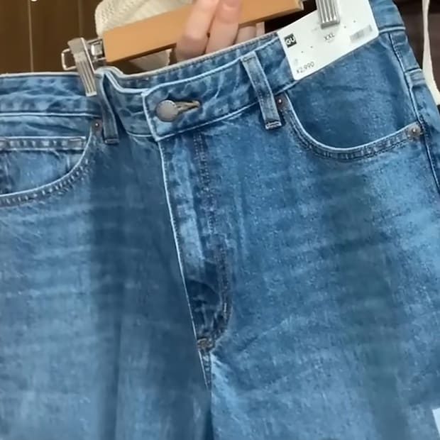 160センチ74キロの30代女性→憧れの“GUのフレアジーンズ”で……　驚きの着こなしに「細見え＆脚長ですね」「1年通して使えそう」