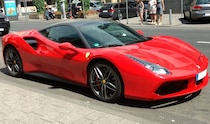 【男性に聞いた】デートで助手席に座りたい「自動車メーカー」ランキング！　2位は「ポルシェ」、1位は？