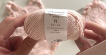 毛糸2玉をかぎ針でザクザク編んでいくと……　新生児にぴったりな完成品に「可愛すぎです」「着せるのが楽しみ」