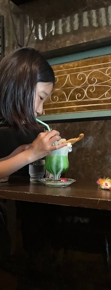 喫茶店なのに「ほぼ座れない」→“まさかの理由”に「あきらめてくださいw」「この喫茶店行きたい」「あまりにかわいい」