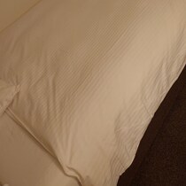 ホテルに連泊→チップとして“1000円”を置いて、戻ると……　まさかの光景が428万表示「これこそ本当のおもてなし」