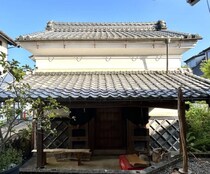 実家に帰省した弟→古い蔵をのぞいたら……　兄による“まさかの光景”に驚がく「これこそ男の夢」「最高じゃないですか！」