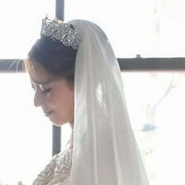 「こればかりは見てほしい！」結婚式で手作りのベールをまとったら……　圧巻の花嫁姿に「プリンセスよりプリンセス」「天才なの？」