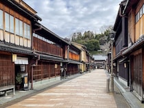 【女性が選ぶ】買ってきてほしい「金沢土産」ランキング！　2位は「ショコラフォンダン」「烏骨鶏かすていら」、1位は？