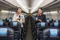 羽田空港にミッキー＆ミニーがやってきた！　JALの“ディズニー飛行機”全貌初公開に「乗らねば」「これ一番楽しみにしてた」