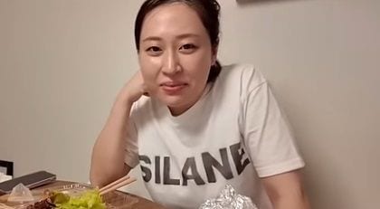 「めっちゃ痩せてる」“朝ドラ出演中”120万人登録のYouTuber、近影に驚きの声「びっくり」「8キロ太ったって言ってたのに……」