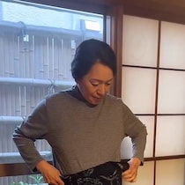 お墓参りに行く60代女性→選んだ着物は……　目からウロコの“和装コーデ”に「これなら着れそう！」「憧れます」