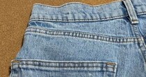 レジ並び中、マダムに「この刺しゅうって自分で？」と聞かれたジーンズ→まさかの姿に「センスいい！」「ブランドかと思いました」
