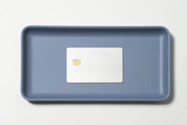 【社会人に聞いた】持っていたら自慢できそうな「クレジットカード（プラチナ）」ランキング！　2位は「三井住友カード プラチナ」、1位は？