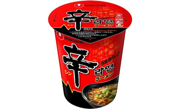 「何度もリピートしています」　農心の“辛いカップラーメン”に絶賛の声　「めちゃくちゃおいしい」「太めの麺で食べ応えがある」「きつめの辛さとうま味が飽きない」