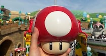 USJで買ったスーパーキノコのボトル→傘の部分を外してみると……「鼻からヤクルト出るかと思った」　衝撃の姿に「知りたくなかった真実」