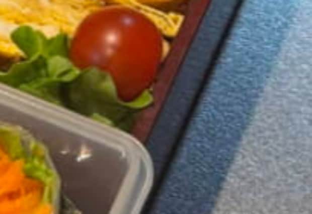 小学校最後の運動会、息子のために母が作った弁当は…… 驚きの中身に「素晴らしすぎる」「ホテルビュッフェかと」