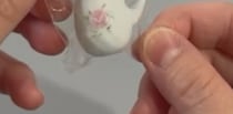 100均のミニチュア→磁石を貼って水を入れたら……　目からウロコのアイデアに「ひーーかわいいいぃ！」「盲点でした！」