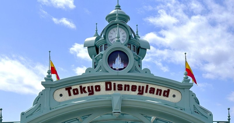 台風6号の日、ディズニーに行ったら……「これはひどいwww」“激レアな風景”に反響「めったにない状況すぎて……」「うらやましいです!」